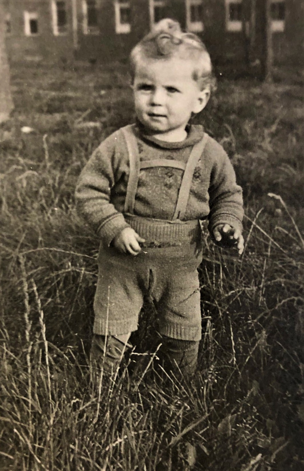 baby photo outside